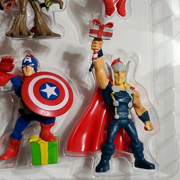 Hallmark Marvel's Larger Size Keepsake Christmas Tree Ornaments Set of 6 - Picture 14 of 16